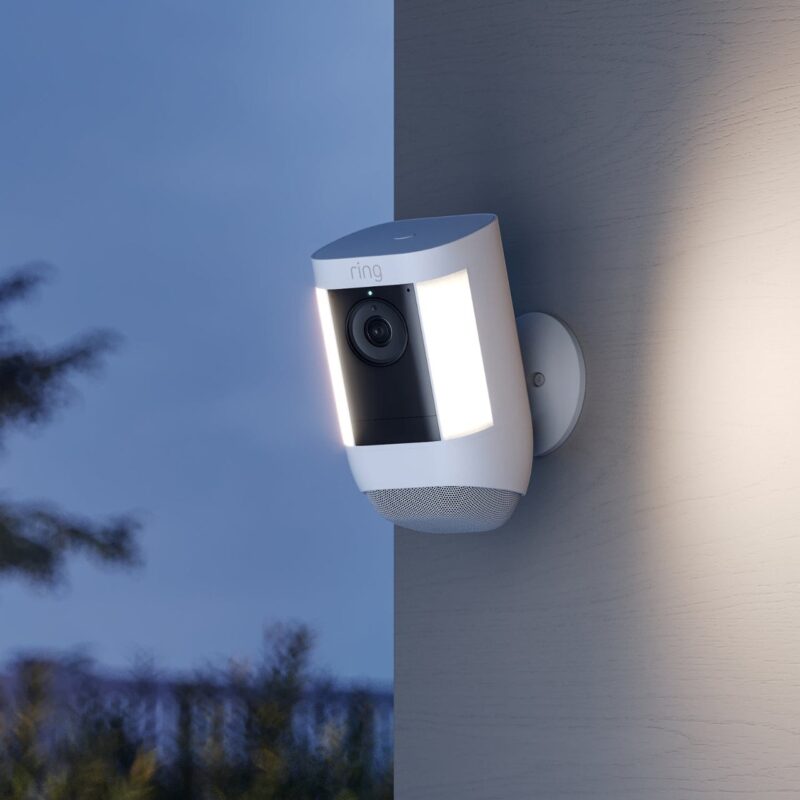 "Amazon Ring Spotlight Cam Pro Battery White" – Bild 3